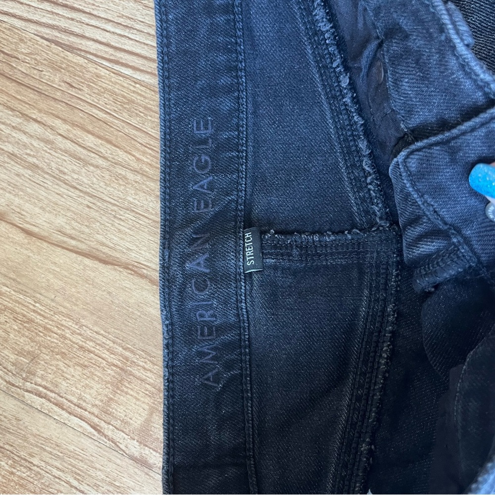 New AMERICAN EAGLE HIGHEST RISE 90’S BOYFRIEND SHORTS DISTRESSED FRAY BLACK JEAN - Picture 3 of 9